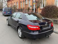 Gebraucht Mercedes E300 Avantgarde 204 PS (150 kW) 2010 Blau Limousine