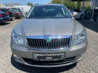Gebraucht Skoda Octavia Ambiente 122 PS (89 kW) 2011 Grau Kombi