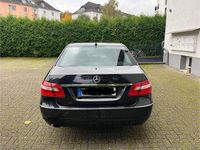 Gebraucht Mercedes E200 Elegance 184 PS (135 kW) 2009 Schwarz Limousine