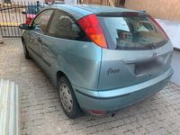 Second-hand Ford Focus 100 CP (73 kW) 2001 Verde Hatchback