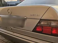 Gebraucht Mercedes E200 75 PS (55 kW) 1994 Grau Limousine