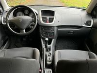 Gebraucht Peugeot 206 60 PS (44 kW) 2010 Schwarz Limousine