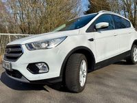 Gebraucht Ford Kuga Titanium 150 PS (110 kW) 2018 Weiß SUV
