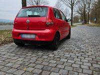 Gebraucht VW Fox 54 PS (39 kW) 2011 Rot Kleinwagen