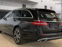 Gebraucht Mercedes E300 Avantgarde 306 PS (225 kW) 2021 Schwarz Kombi