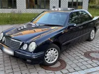 Gebraucht Mercedes E240 170 PS (125 kW) 2001 Blau Limousine