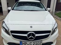 Gebraucht Mercedes A180 122 PS (89 kW) 2017 Weiß Limousine