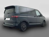 Second-hand VW Multivan Style 150 CP (110 kW) 2024 Albastru Monovolum