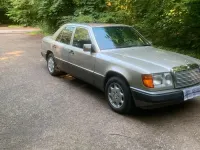 Gebraucht Mercedes E280 193 PS (141 kW) 1993 Limousine