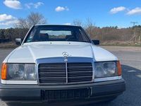 Gebraucht Mercedes 200 105 PS (77 kW) 1987 Weiß Limousine