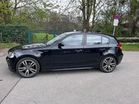 Gebraucht BMW 118 122 PS (89 kW) 2007 Schwarz Kleinwagen
