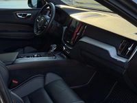 Gebraucht Volvo XC60 R-Design 190 PS (139 kW) 2020 Osmium grau metallic osmium grau metallic SUV