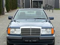 Gebraucht Mercedes E300 179 PS (131 kW) 1991 Blau Coupé