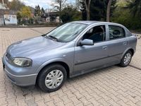 Second-hand Opel Astra 103 CP (75 kW) 2004 Argintiu Hatchback