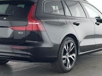 Gebraucht Volvo V60 Plus 197 PS (144 kW) 2025 Onyx black / metallic Kombi