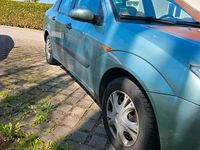 Używany Ford Focus 100 KM (73 kW) 2001 Zielony Sedan/Limuzyna