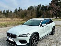 Gebraucht Volvo V60 CC 190 PS (139 kW) 2019 Weiß Kombi