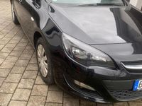 Gebraucht Opel Astra 140 PS (102 kW) 2014 Schwarz Limousine