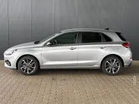Neu Hyundai i30 Comfort 101 PS (74 kW) 2025 Silber metallic