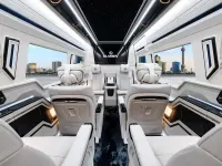 Neu Mercedes Sprinter Luxury 190 PS (139 kW) 2025 Schwarz Van
