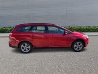 Gebraucht Ford Focus Trend 101 PS (74 kW) 2013 Rot Limousine