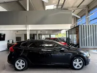 Gebraucht Volvo V40 Kinetic 122 PS (89 kW) 2016 Schwarz