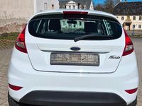 Gebraucht Ford Fiesta 60 PS (44 kW) 2011 Weiß Kleinwagen