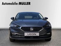 Neu Seat Leon 150 PS (110 kW) 2025 Grau Limousine
