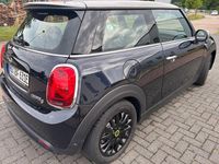 Gebraucht Mini Cooper SE Classic 135 kW (184 PS) 2023 Schwarz Kleinwagen
