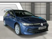 Gebraucht VW Golf VIII Style 150 PS (110 kW) 2024 Anemonenblau metallic Kombi