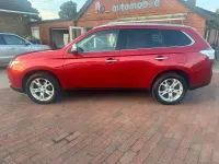 Gebraucht Mitsubishi Outlander Invite 150 PS (110 kW) 2015 Rot SUV