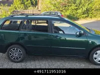 Gebraucht Toyota Corolla 110 PS (80 kW) 2002 Grün Kombi