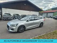 Usado Ford Focus ST-Line 120 CV (88 kW) 2020 Plateado Berlina
