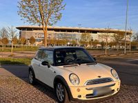 Usata Mini Cooper 120 CV (88 kW) 2005 Bianco Utilitaria