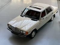 Gebraucht Mercedes E230 136 PS (100 kW) 1983 Beige Limousine