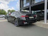 Gebraucht BMW 550e M Sport 489 PS (359 kW) 2024 Schwarz Limousine