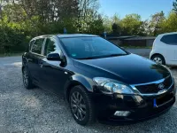 Używany Kia Ceed 140 KM (102 kW) 2011 Czarny Hatchback