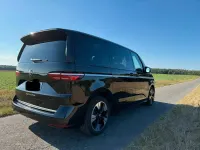 Gebraucht VW Multivan Style 150 PS (110 kW) 2024 Schwarz Van / Kleinbus