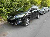 Usado Ford Kuga 175 HP (128 kW) 2019 Preto SUV
