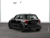 Gebraucht Mini Cooper Hatch 136 PS (100 kW) 2023 Schwarz metallic Kleinwagen