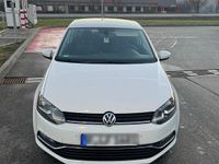 Gebraucht VW Polo 66 PS (48 kW) 2015 Weiß Kleinwagen