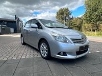 Gebraucht Toyota Verso 150 PS (110 kW) 2010 Silber Van / Kleinbus