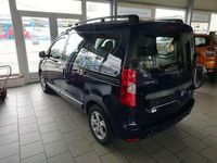 Gebraucht Dacia Dokker Celebration 90 PS (66 kW) 2015 Cosmosblaumetallic Van / Kleinbus