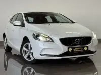 Gebraucht Volvo V40 Kinetic 120 PS (88 kW) 2016 Weiß Limousine