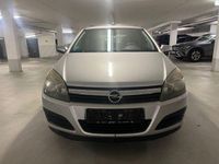 Gebraucht Opel Astra Basis 90 PS (66 kW) 2005 Silber Kombi