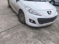 Gebraucht Peugeot 207 70 PS (51 kW) 2011 Weiß Kleinwagen