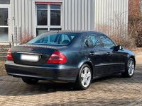 Gebraucht Mercedes E320 Avantgarde 204 PS (150 kW) 2005 Schwarz Limousine