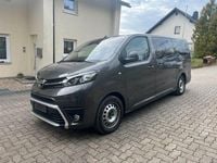 Gebraucht Toyota Proace Verso Plus 177 PS (130 kW) 2022 Grau Kombi