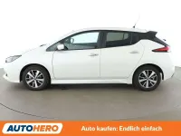 Gebraucht Nissan Leaf Acenta 110 kW (150 PS) 2022 Weiß Kleinwagen