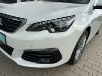 Gebraucht Peugeot 308 Allure 131 PS (96 kW) 2021 Perlmutt weiß perleffekt (metallic) Limousine